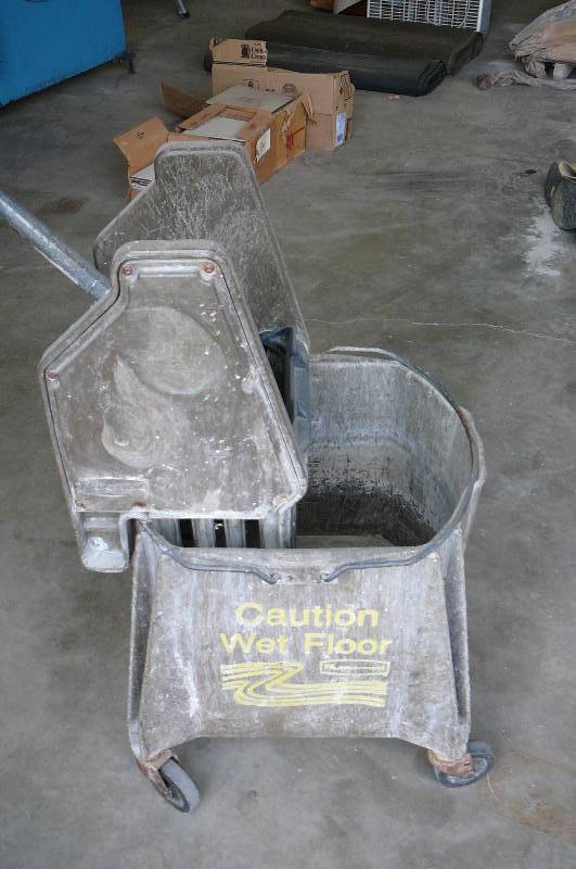 lot 114 image: Mop Bucket
