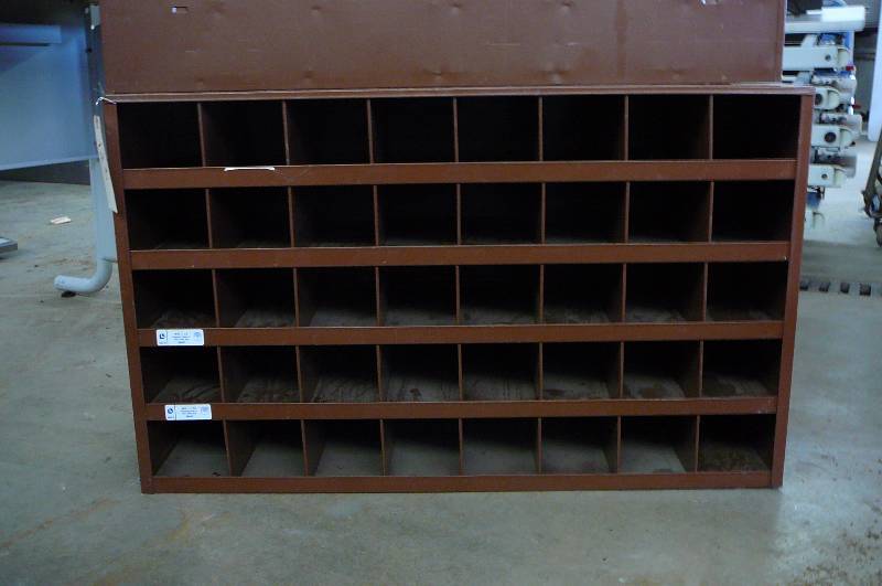 lot 123 image: Bolt Bin