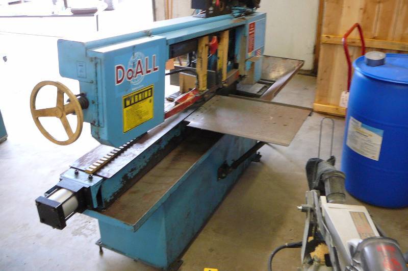 lot 131 image: Do All Band Saw