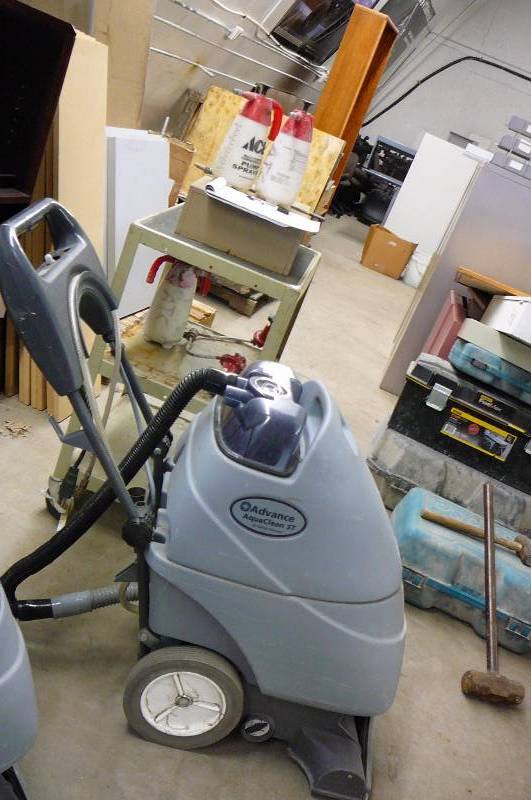 lot 136 image: Industrial Carpet Shampooer