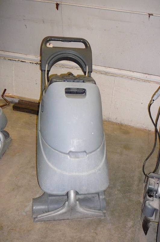 lot 137 image: Industrial Carpet Shampooer