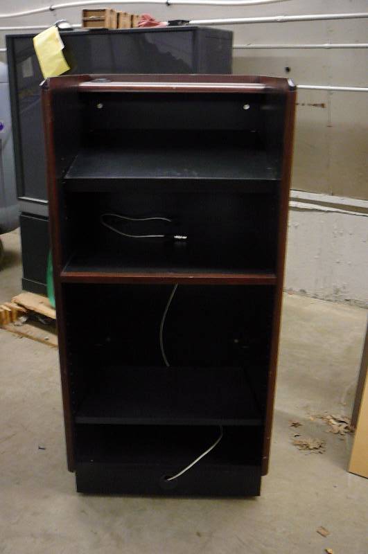 lot 141 image: Media Cart