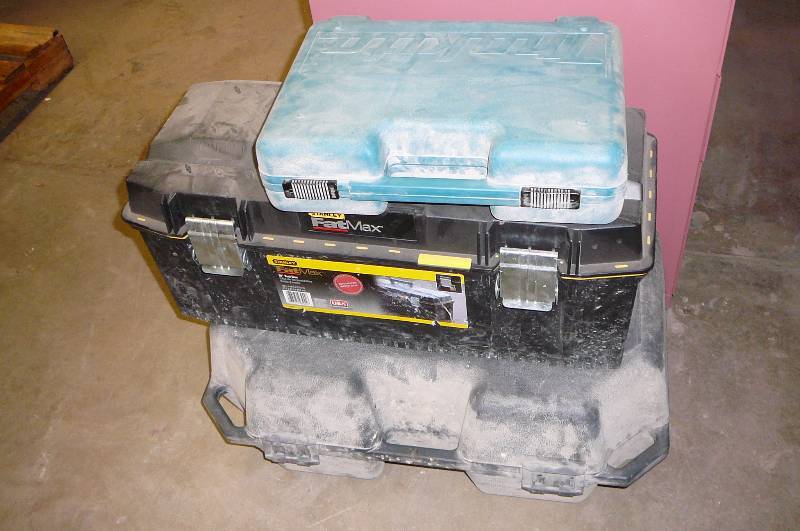 lot 142 image: Tool Boxes