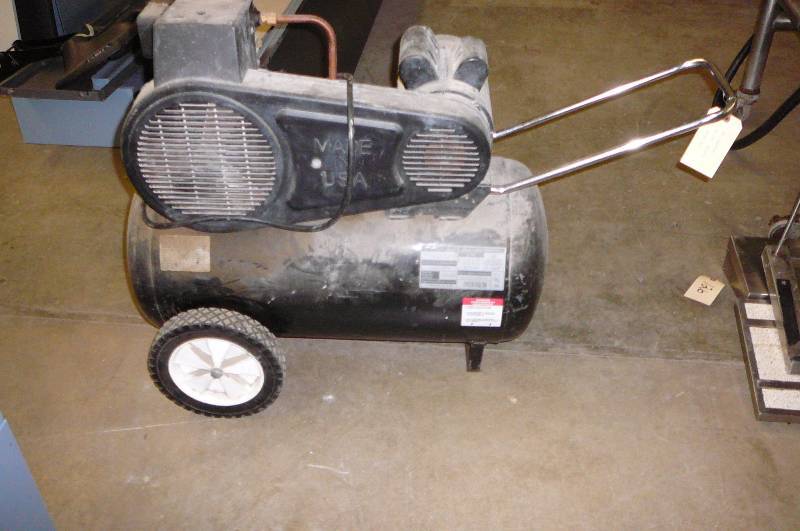 lot 154 image: Air compressor