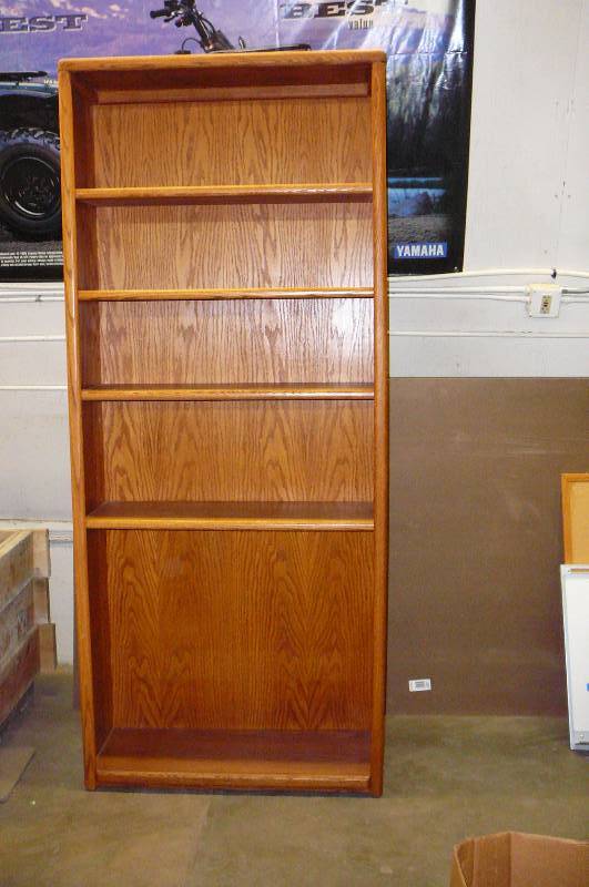 lot 158 image: Book Shelf