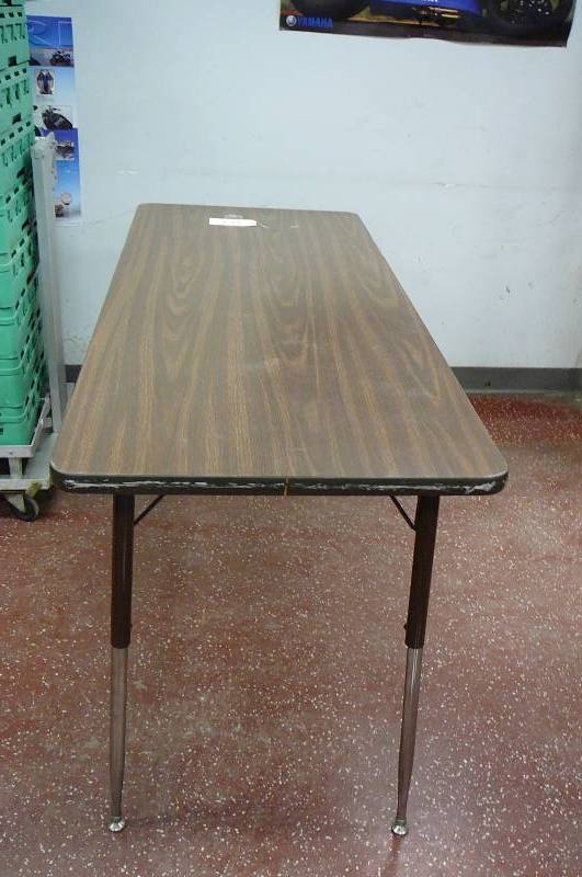 lot 184 image: Table