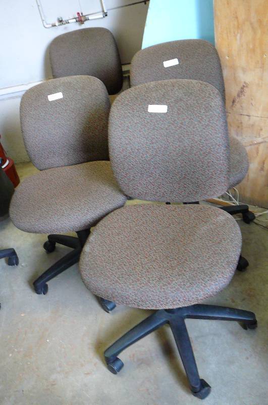 lot 2 image: Office Chairs