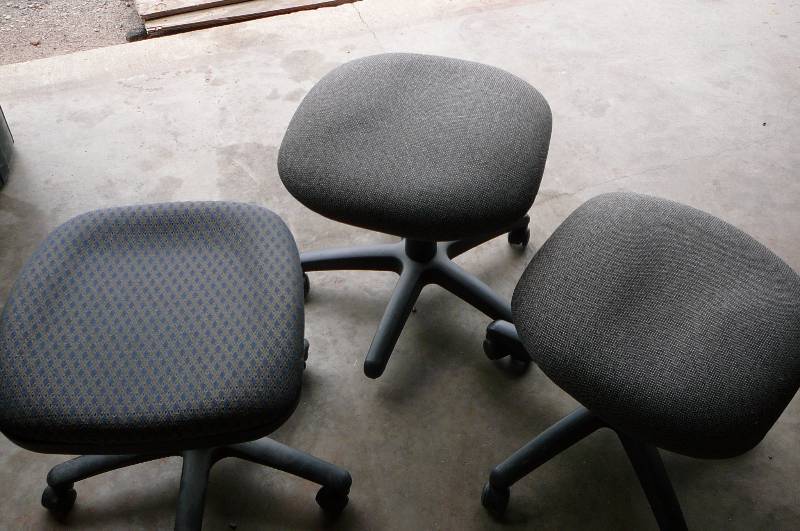 lot 11 image: Office Chairs