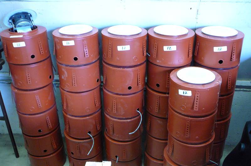 lot 12 image: Loud Speaker with Cans
