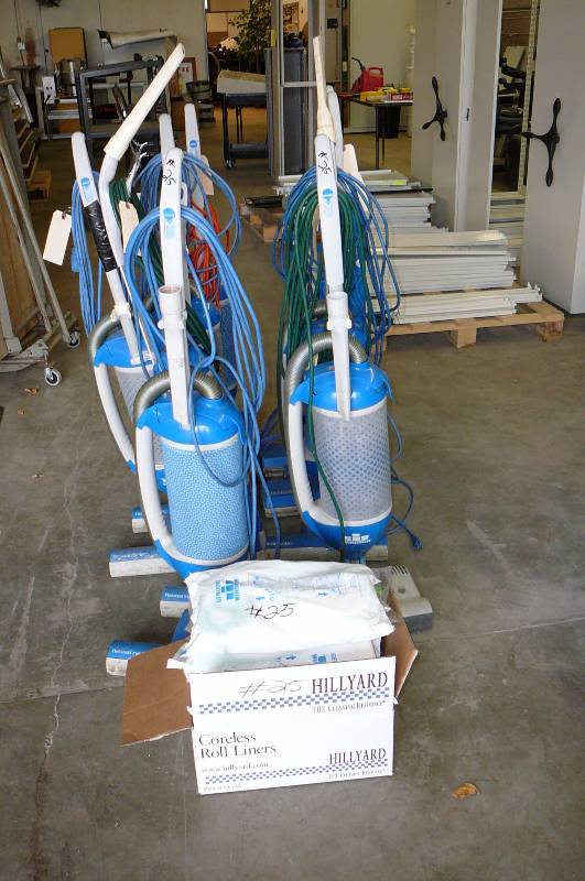 lot 25 image: Vac Cleaner Parts