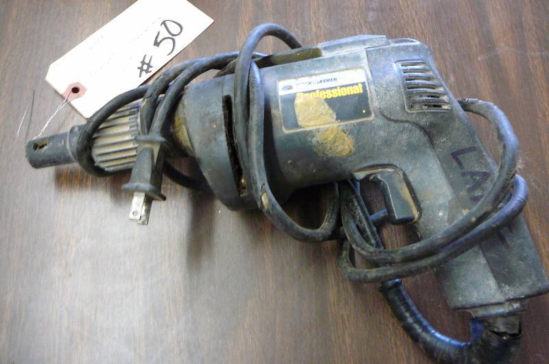 lot 50 image: Black & Decker Screw gun