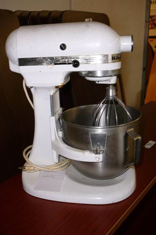 lot 74 image: Kitchen Aid Mixer