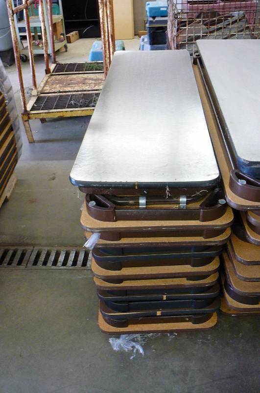 lot 88 image: Tables