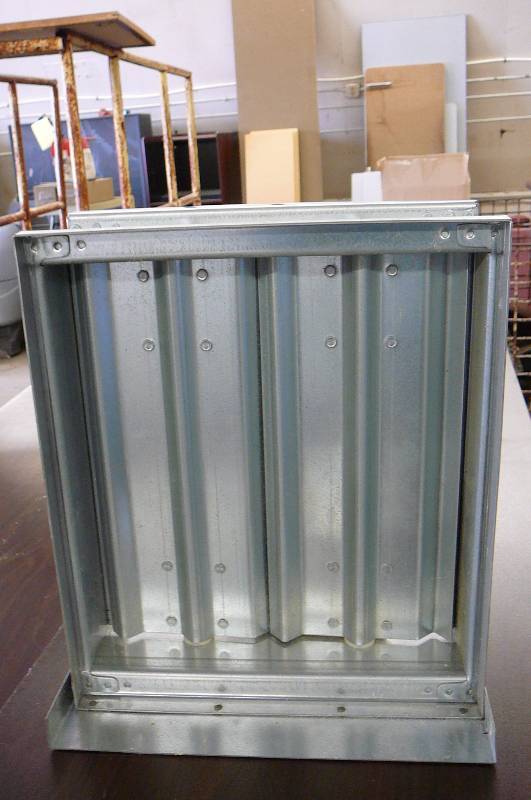 lot 90 image: Louver