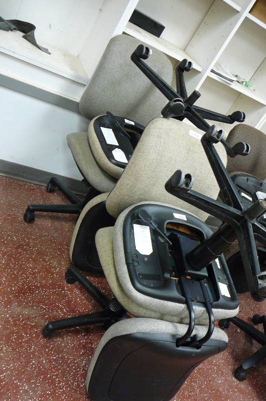lot 206 image: Office Chairs