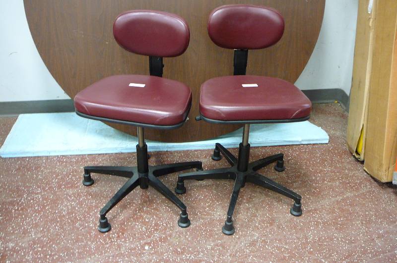 lot 210 image: Office Chairs