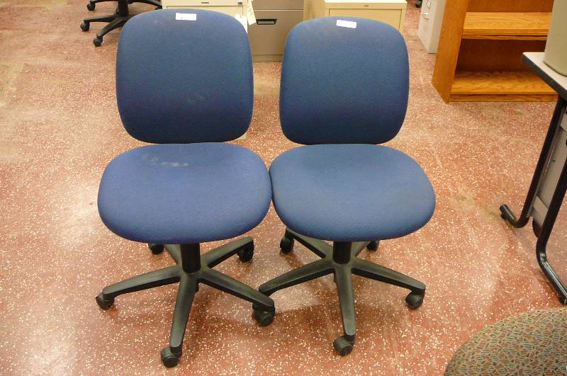 lot 214 image: Office Chairs