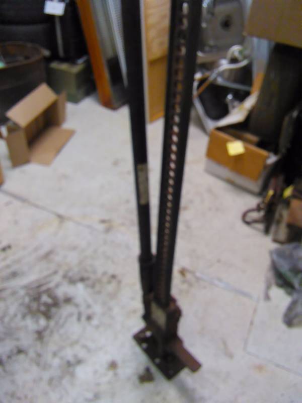 Vintage Heavy Duty Handy-Man Jack, in working condition