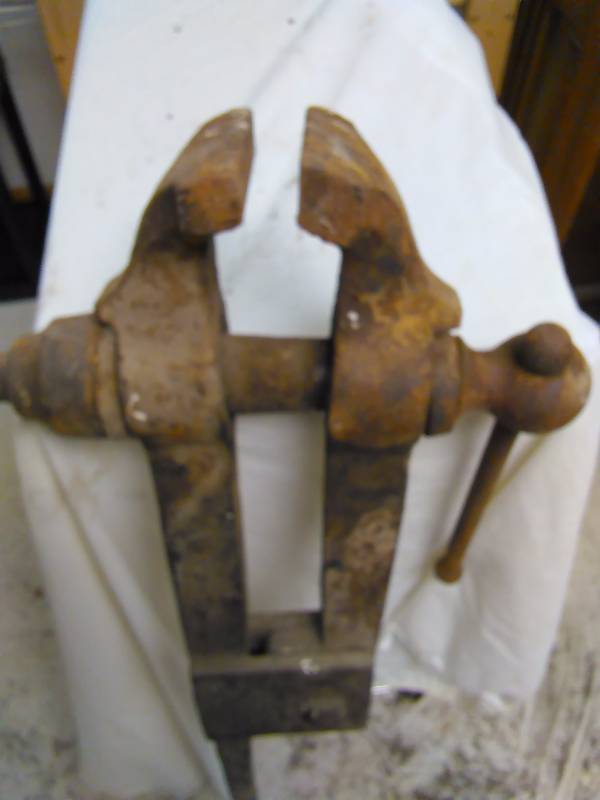 42 Vintage Vice, working condition, handle spins freely