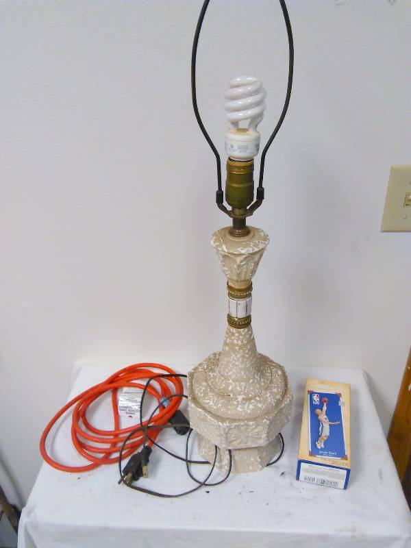 8� extension cord, vintage lamp (works) and Jason Kidd collector ornament