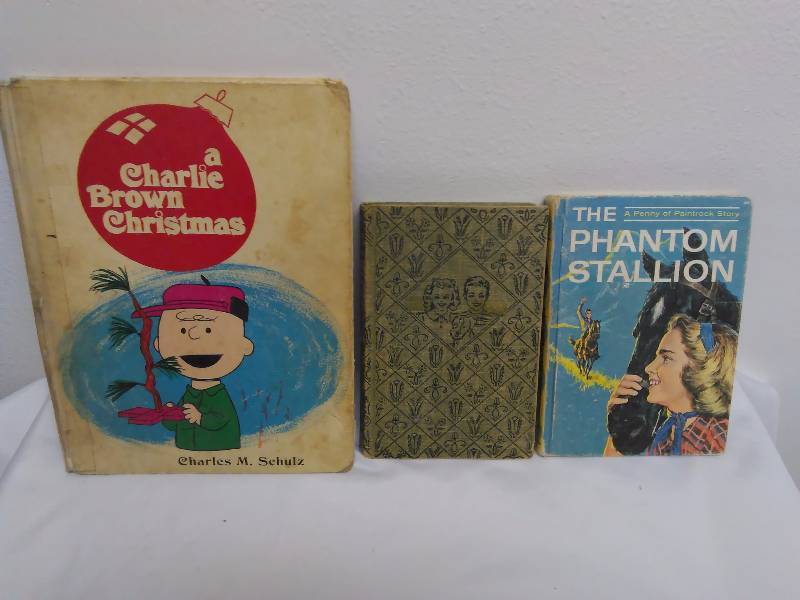 Vintage children�s books (3) The Bobbsey twins (1955), The Phantom Stallion (1961), Charlie Brown Christmas (1972)