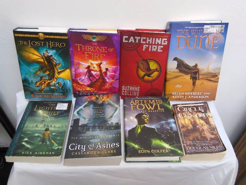 Sci-Fi Books (8) See pictures for full description