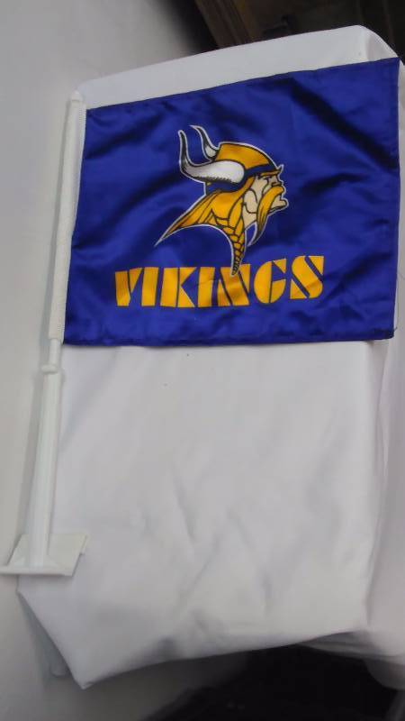 Viking NFL auto window Flag, great condition Great for a Viking man cave