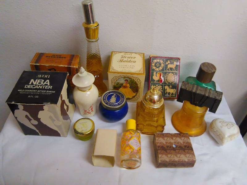 Collection of vintage Avon (14)