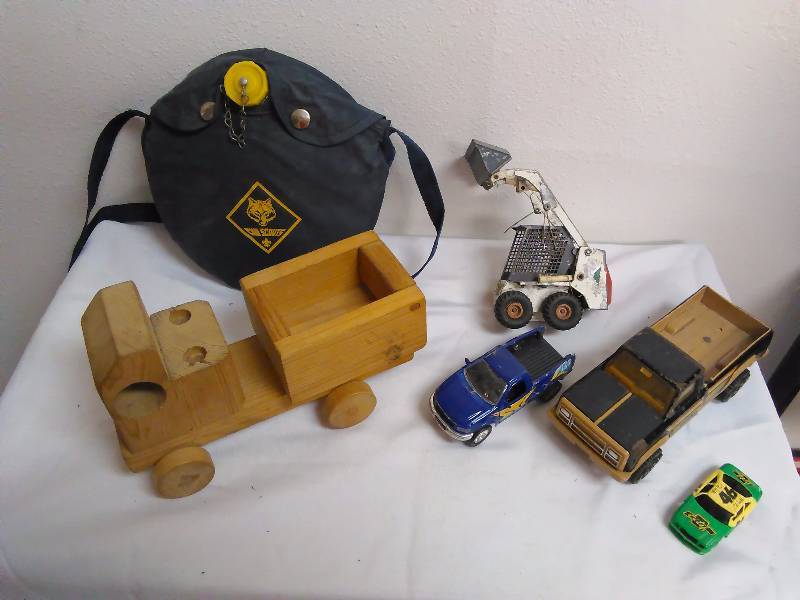 Vintage Toys (6) including Tonka and Cub Scout Canteen