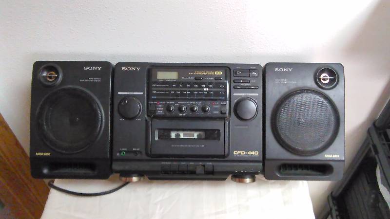 Sony AMFM, Cassette, CD player CFD440 - works