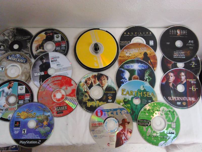 Assorted Game CDs no cases � See pictures for details