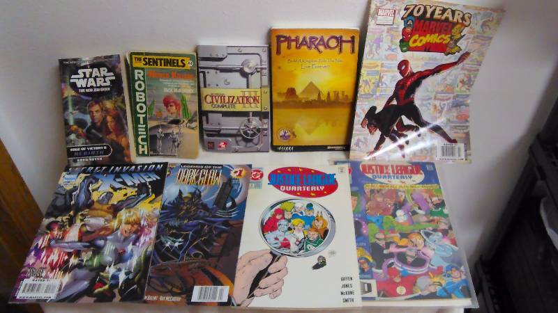 Assorted comics and books, see pictures for full description, Marvel and DC Comics (9)
