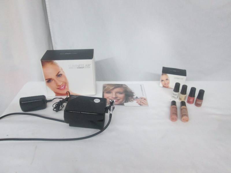 lot 24 image: Luminess Basic Airbrush Cosmetic System