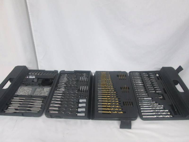 lot 42 image: Master Craft 204-pc. Drill Accessory Kit