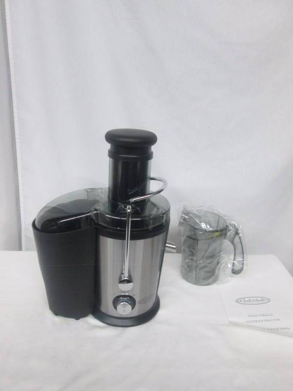 lot 21 image: Chefs Mark Deluxe Stainless Steel Juicer
