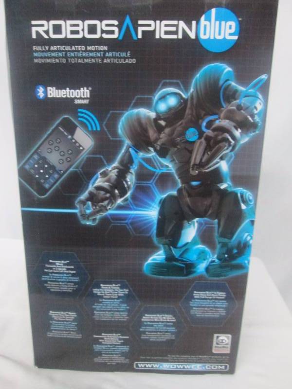 lot 37 image: Wow Wee Remote-Controlled Robosapien - Blue