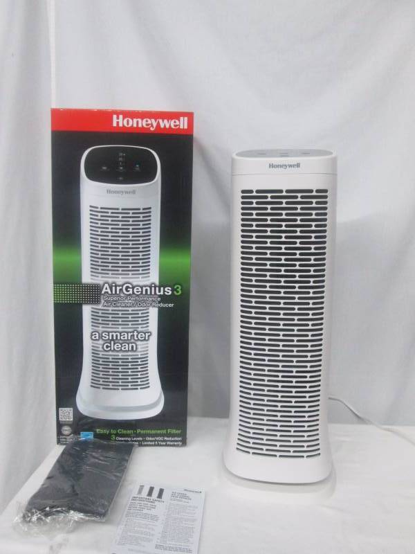 lot 10 image: Honeywell AirGenius 3 CleanerOdor Reducer