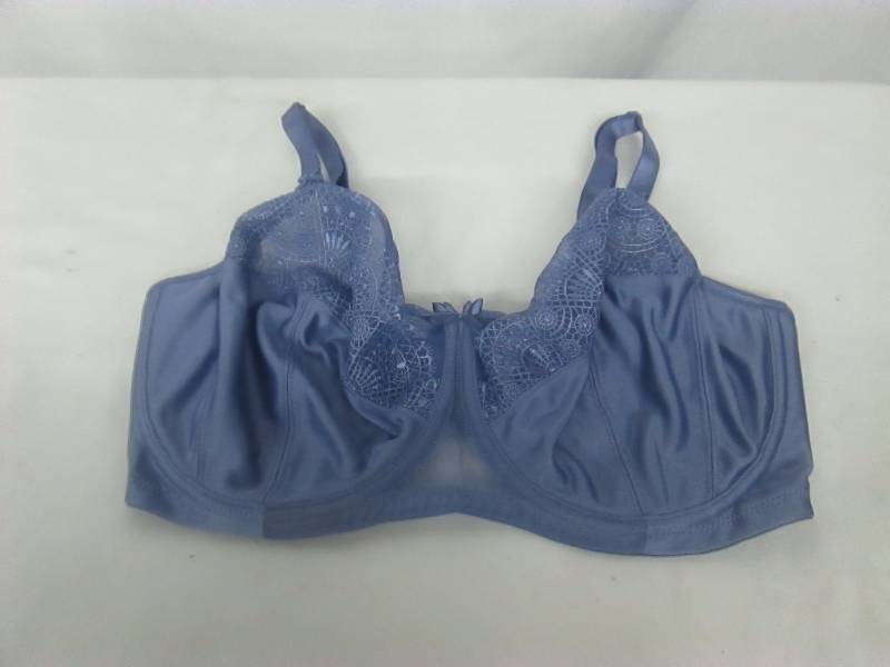 lot 80 image: Glamorise Satin and Lace Wonderwire Bra 9840