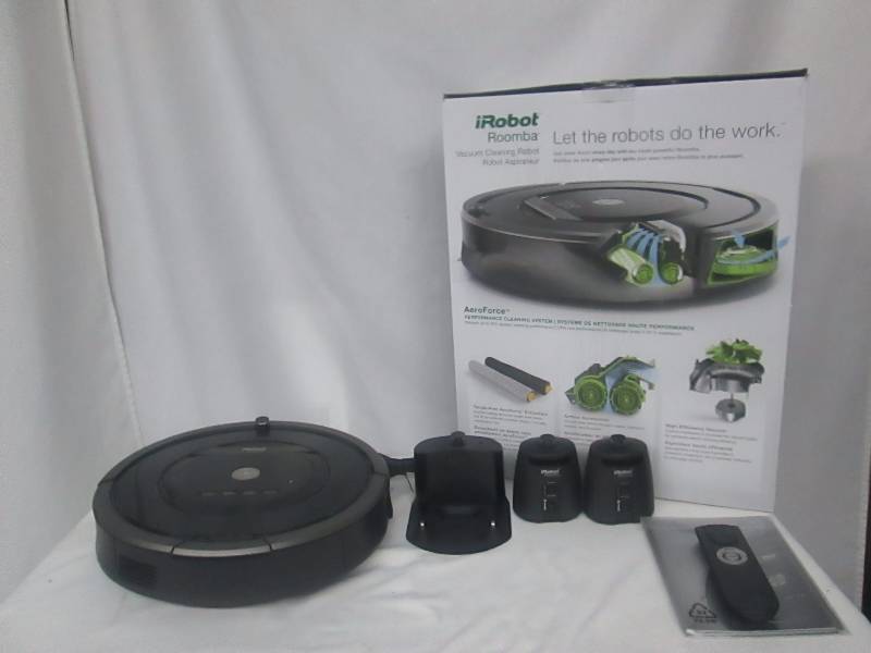 lot 1 image: iRobot Roomba 880 Robotic Vacuum Cleaner
