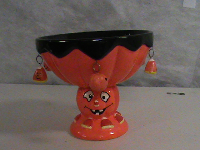 lot 125 image: Halloween Candy Dish