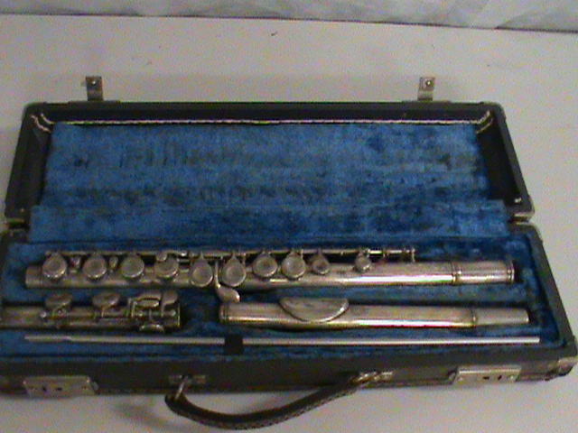 lot 142 image: Flute