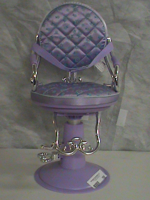 lot 198 image: American Doll Beauty Chair