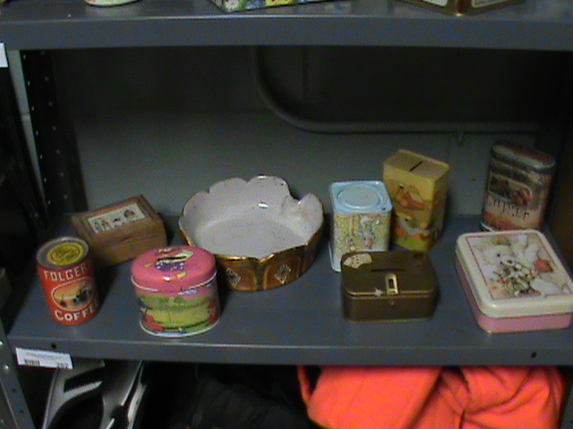 lot 201 image: Vintage Collectibles