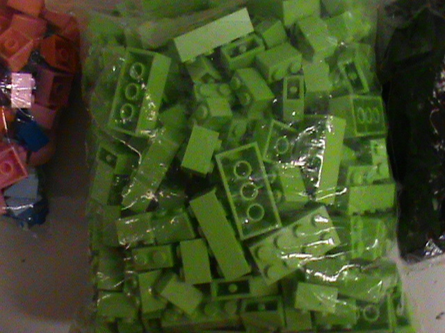 lot 209 image: Mega Blocks- Huge lot Many colors