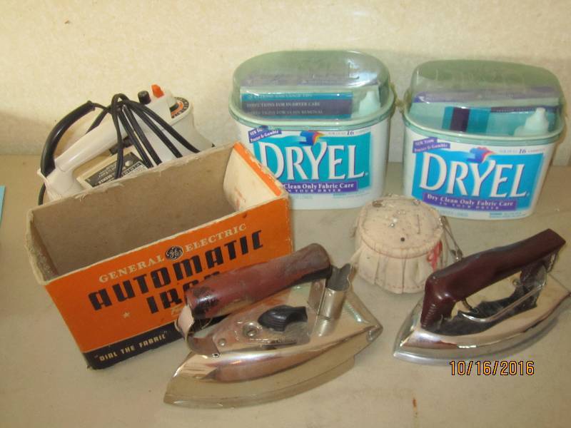 Lot of vintage irons and clothes ca...
