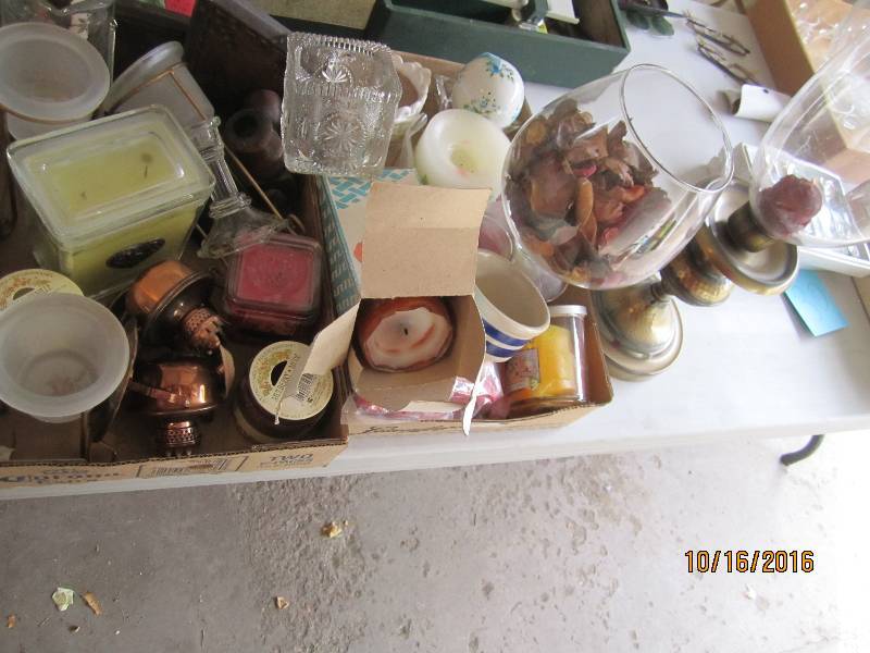 Lot of decorative candles and lamps...