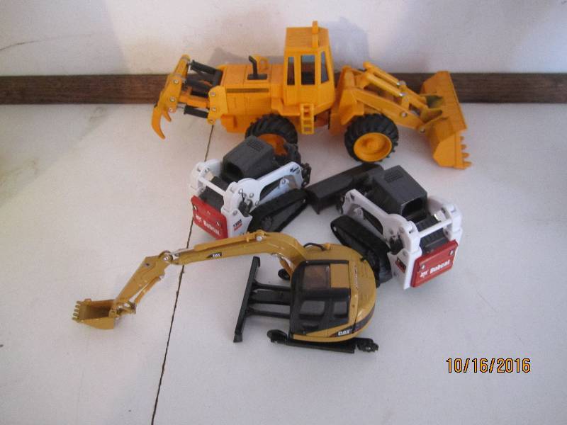 Lot of toy tractors...