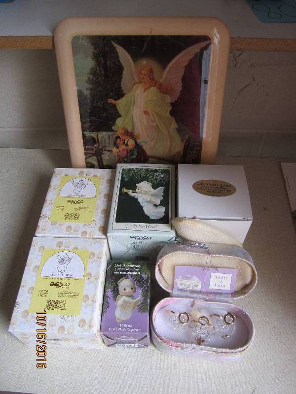 Lot of decorative angels...