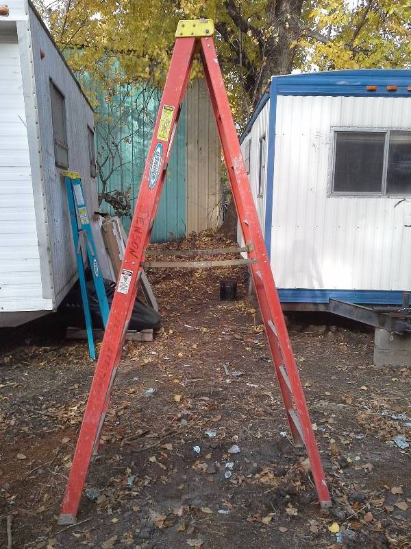 Fiberglass Ladder(8 ft)