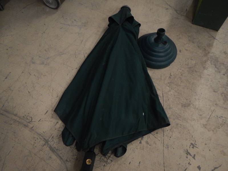 Green Canopy with Base